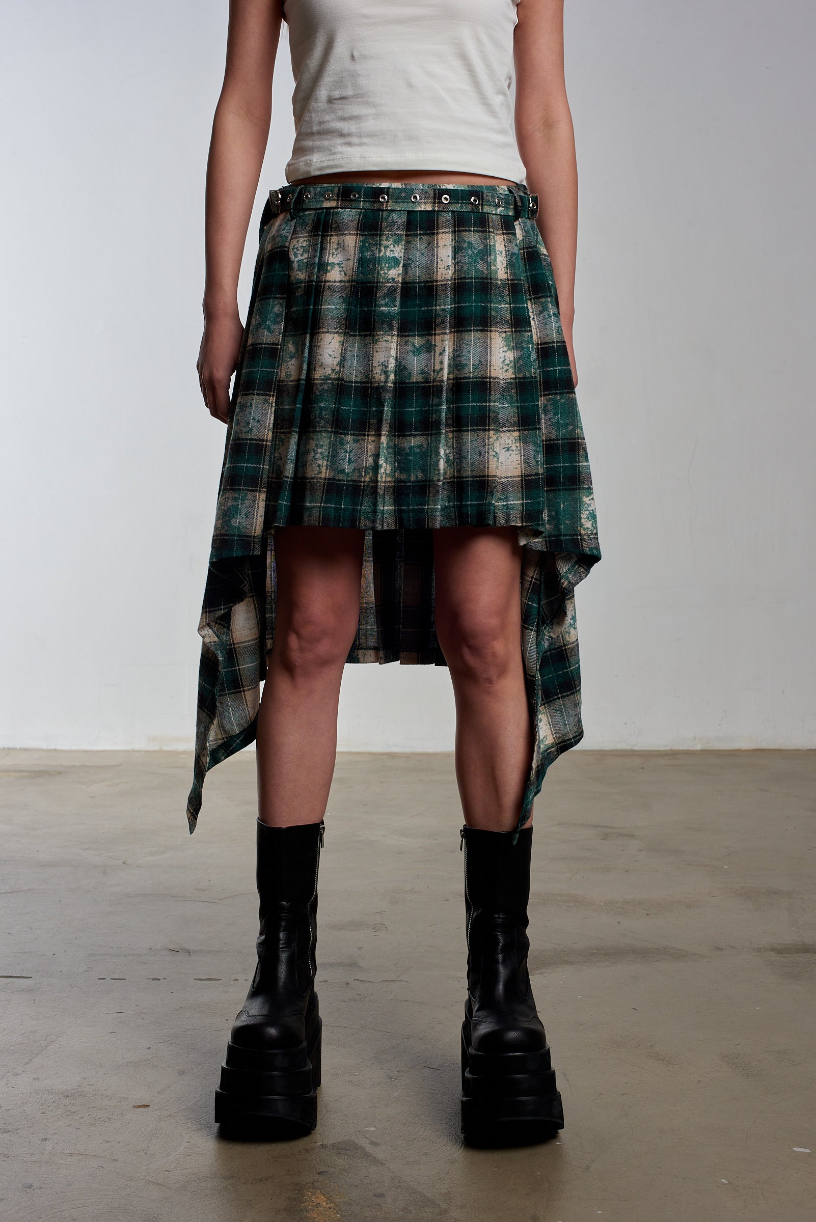 Lore Pleated Tartan Skirt 3 Lore Pleated Tartan Skirt