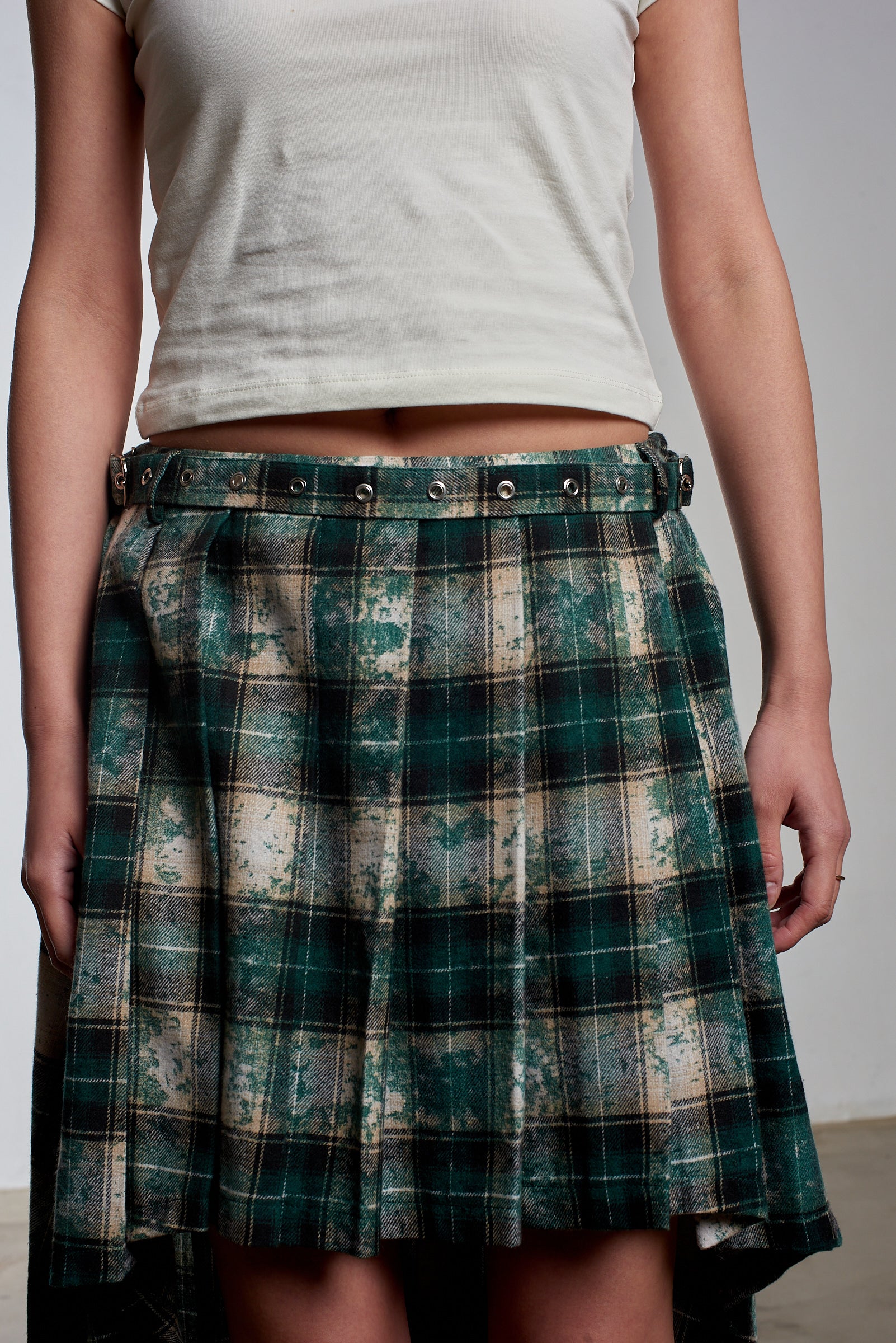 Lore Pleated Tartan Skirt 4 Lore Pleated Tartan Skirt
