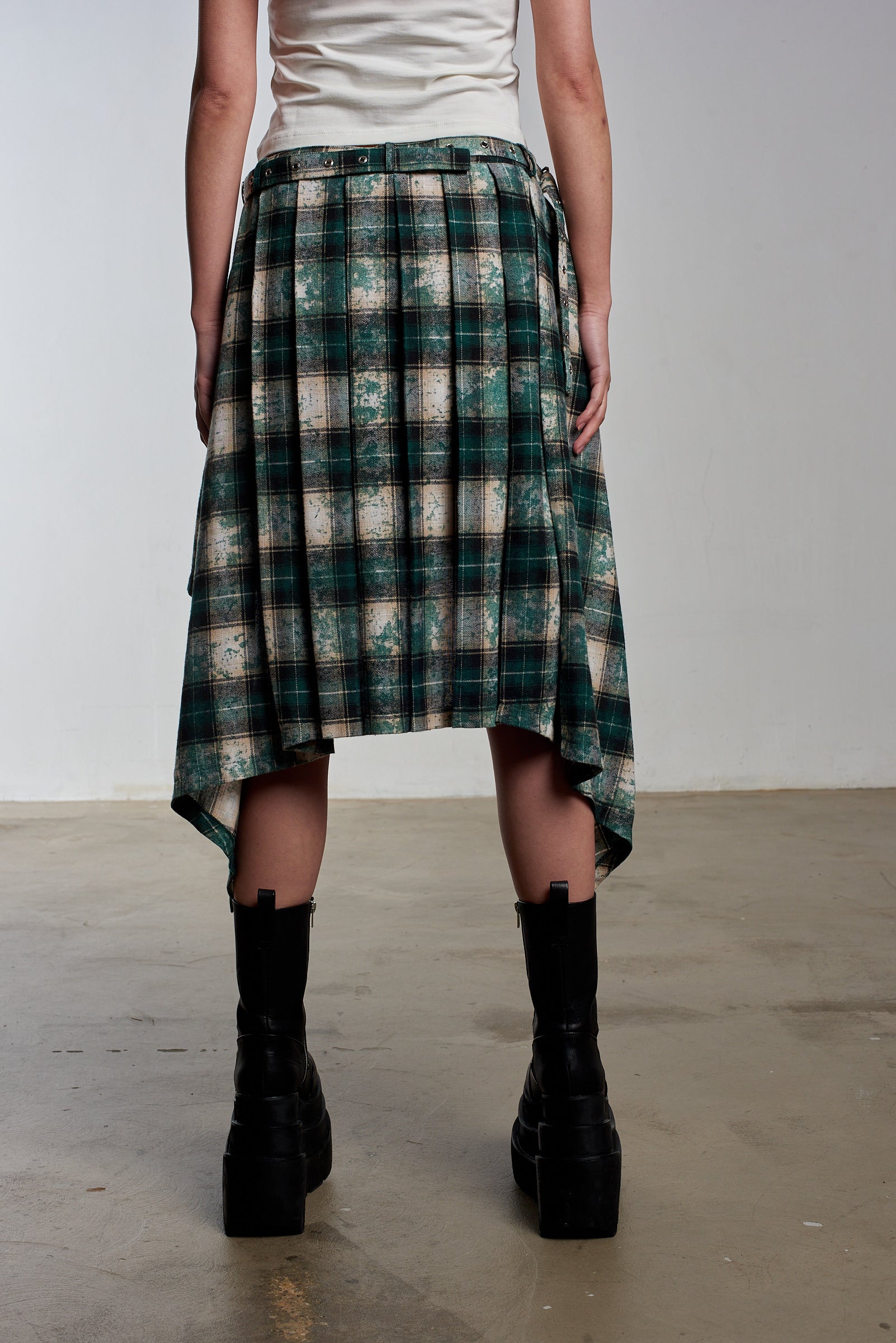 Lore Pleated Tartan Skirt 8 Lore Pleated Tartan Skirt