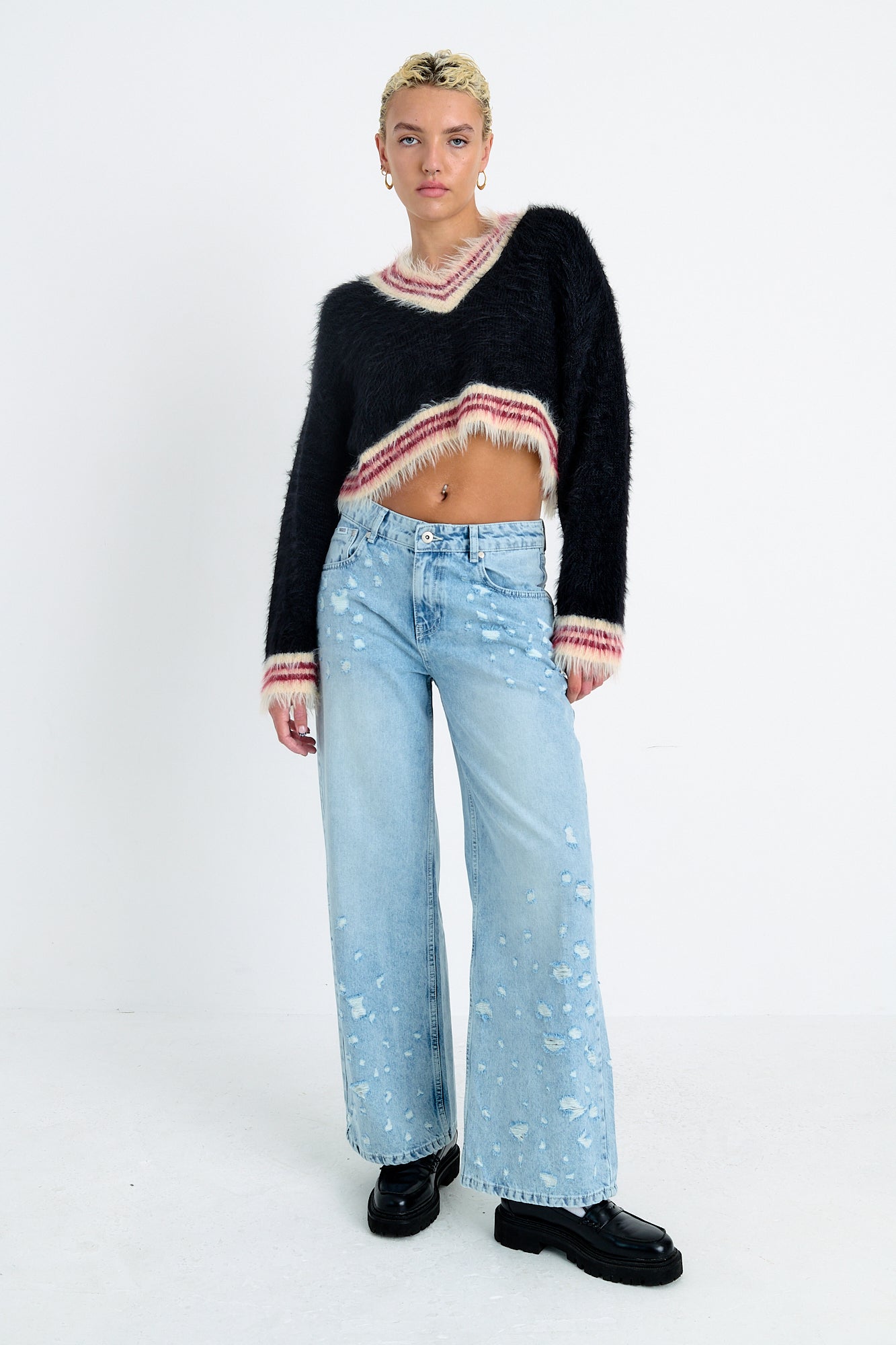 Snitch V-Neck Knit 4 Snitch V-Neck Knit