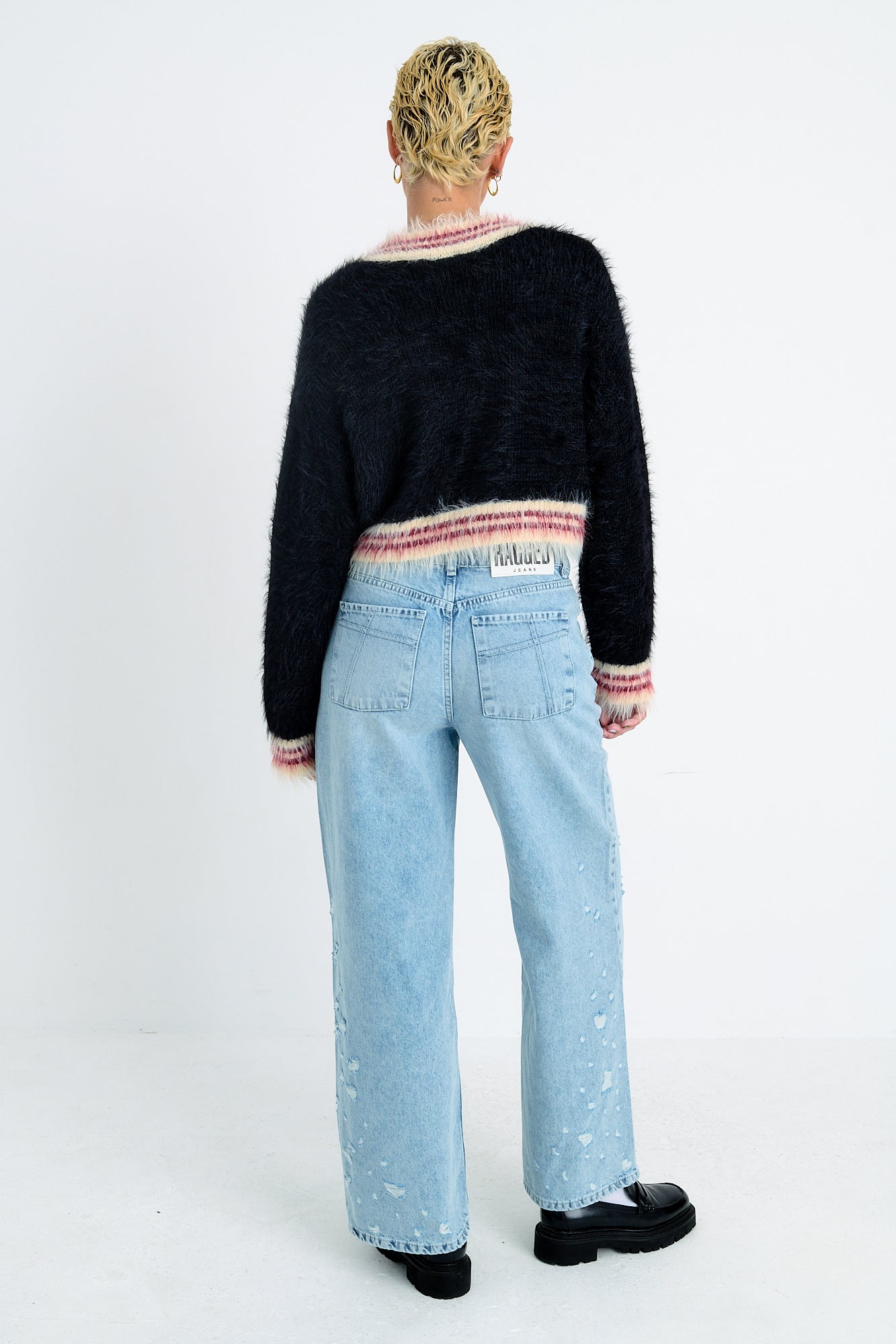 Snitch V-Neck Knit 6 Snitch V-Neck Knit